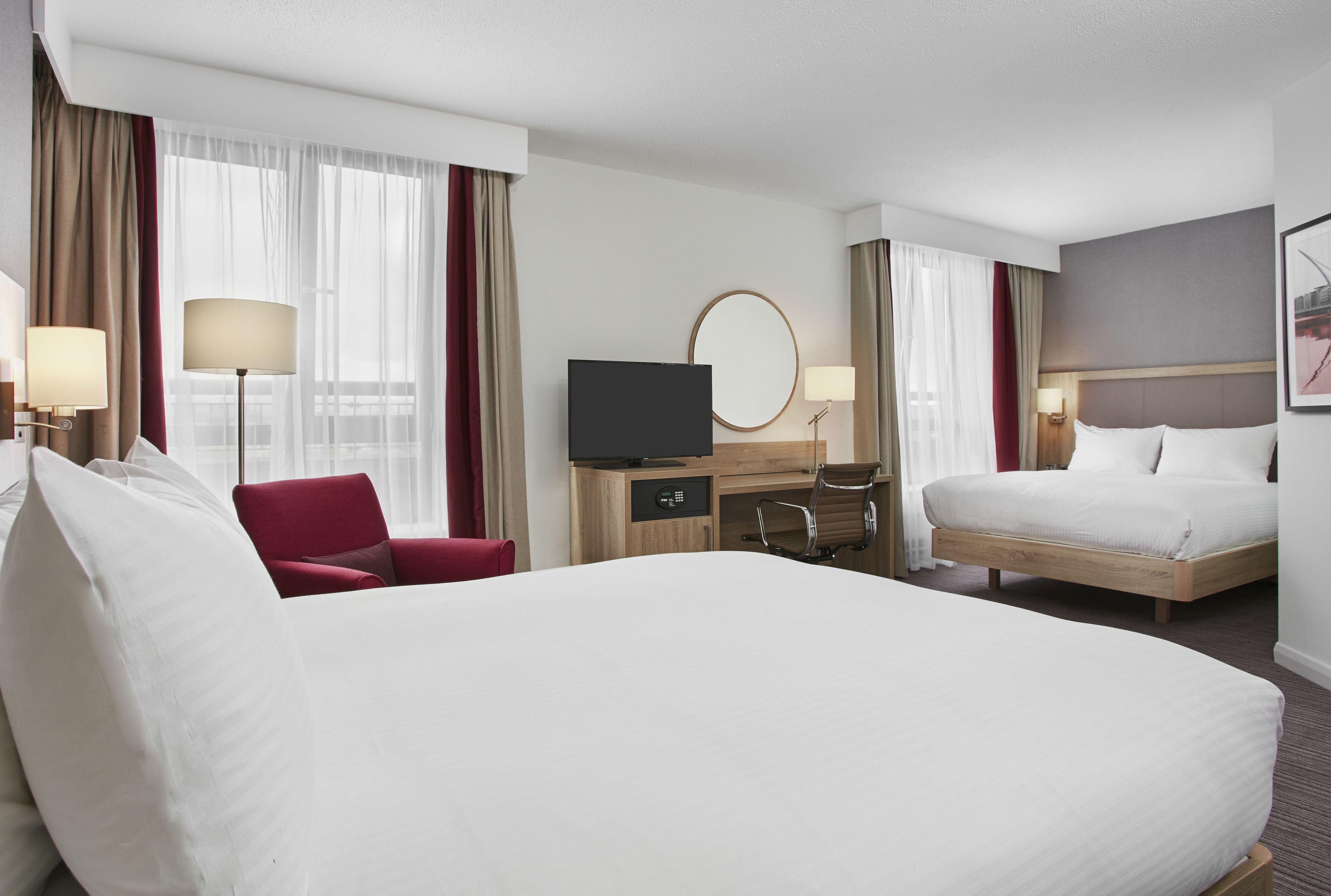 Hilton Garden Inn Dublin City Centre — Foto 1